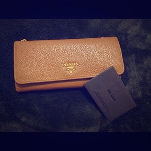 Prada Vitello Grain Wallet 👛